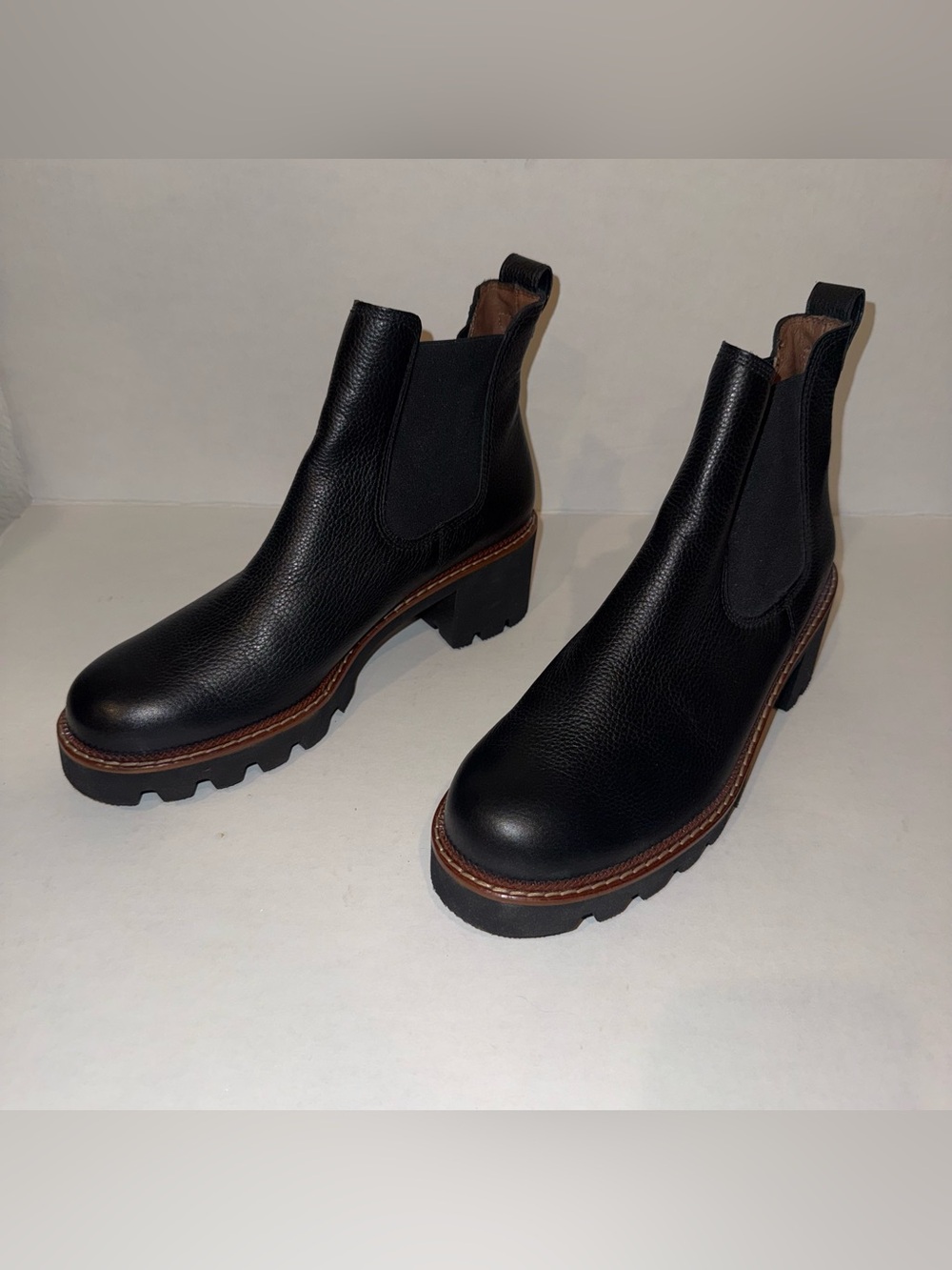 Paul Green Black Leather Chelsea Lug Sole Ankle Boots